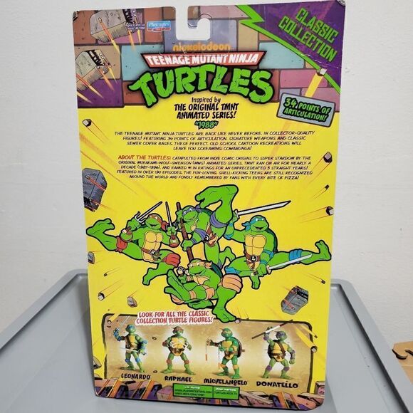 Classic Teenage Mutant Ninja Turtles Leonardo Playmate Classic Collection Figure - Picture 5 of 9
